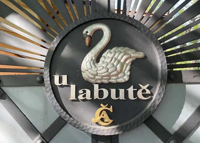 Restaurace A U Labute בית הארחה *