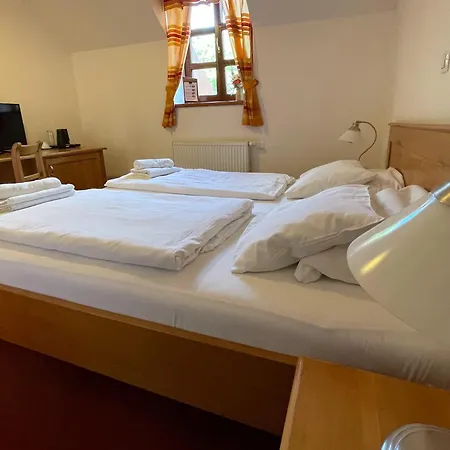 Restaurace A U Labutě *